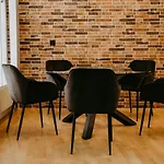Modernes, stilvolles eingerichtetes Loft